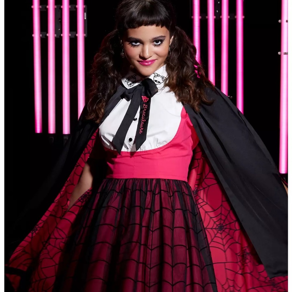 Hot topic monster high cape